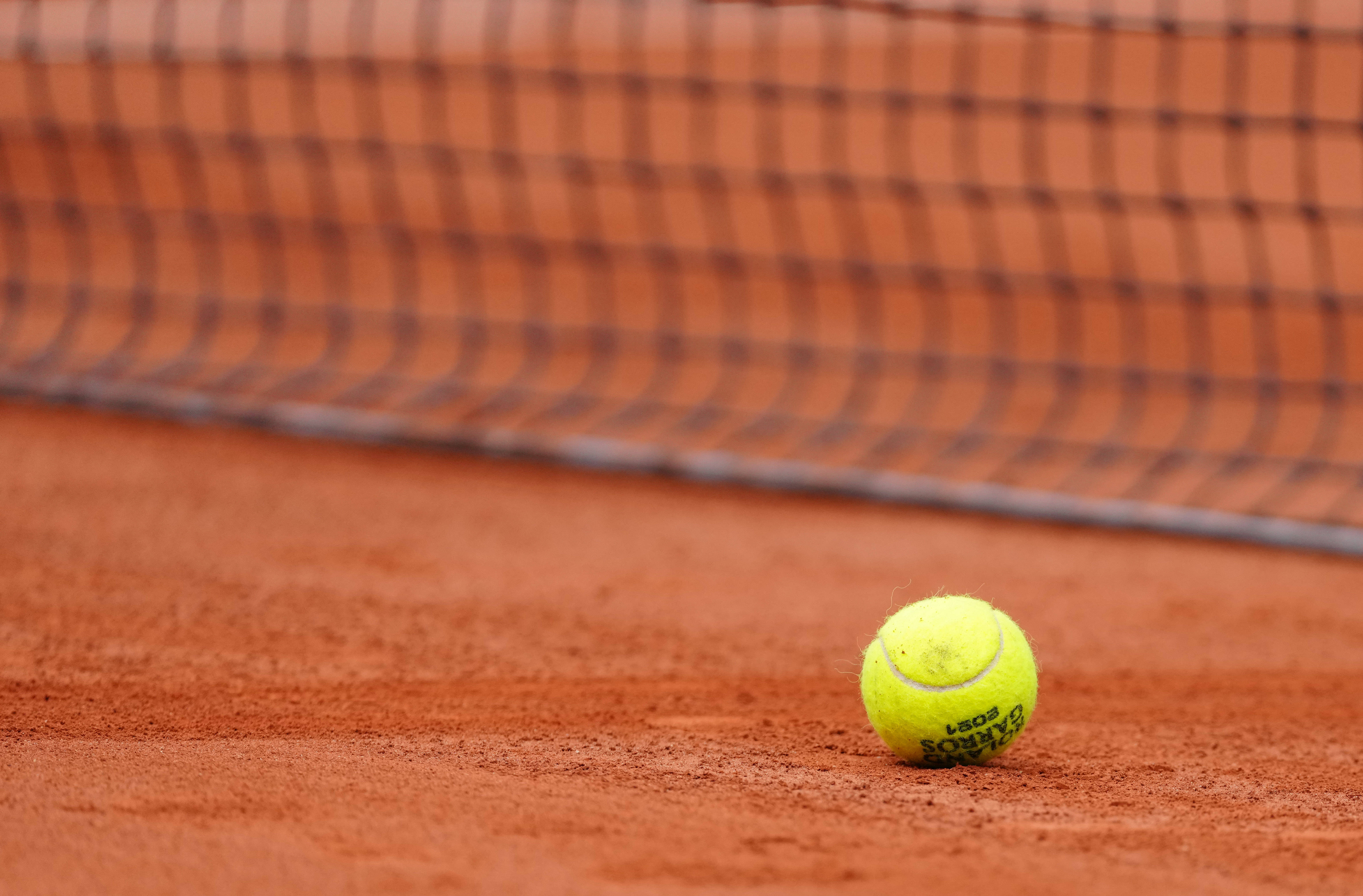 队长侯煜告 队长侯煜告